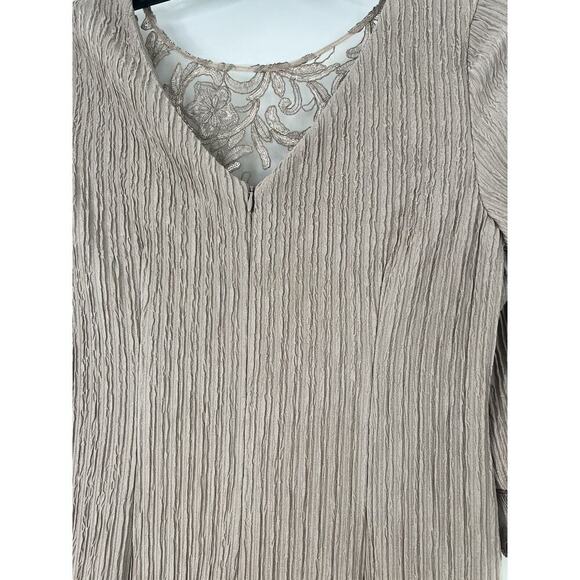 Brianna Milay Dress Womens Size 8 Pleated Metallic Gold Sequin Lace Neckline Hem - Picture 8 of 12